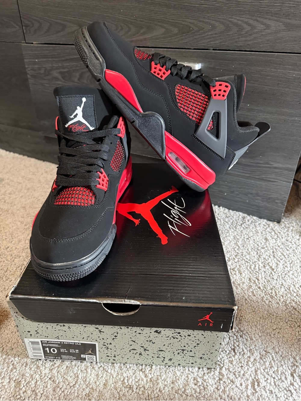 Nike Air Jordan 4 Retro "Red Thunder"